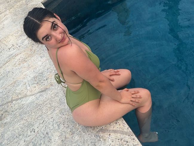 Le Ma Snu Snu lässt sich vom Poolboy verführen