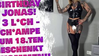 Jonas bekommt zum 18 einen 3 Loch Fick geschenkt (QueenParis)