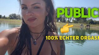 Arya_LaRoca hat beim Public Sex einen heftigen Höhepunkt