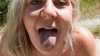 Lucie_Bavarina lässt sich beim Outdoor Sex bespannen
