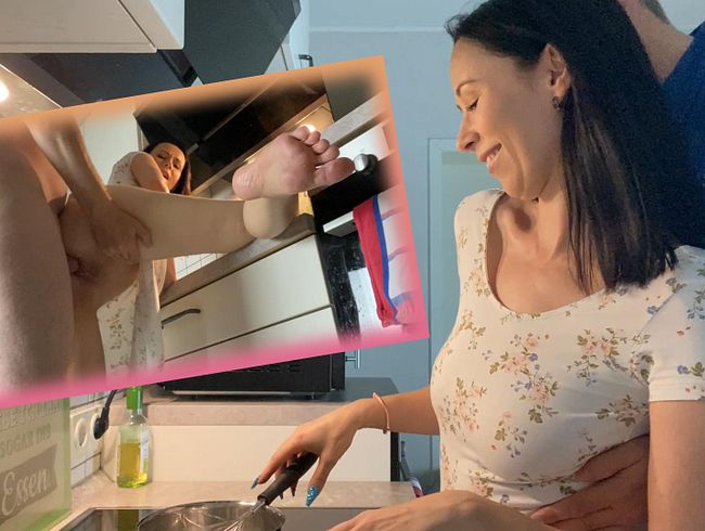 Ronya_Rabe bekommt Creampie beim Küchen Sex