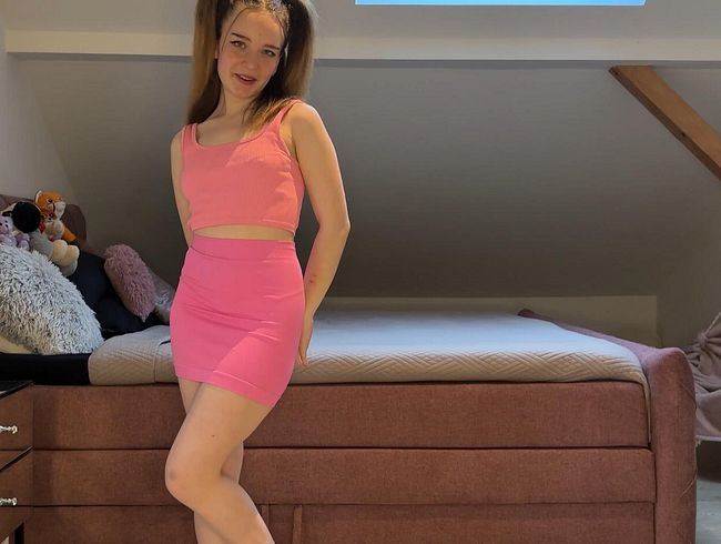 Sofie-Steiger zeigt ihre saftige Teen Fotze