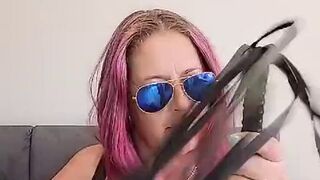 Heißer Clip mit Brille von Zauberkuenstlerin