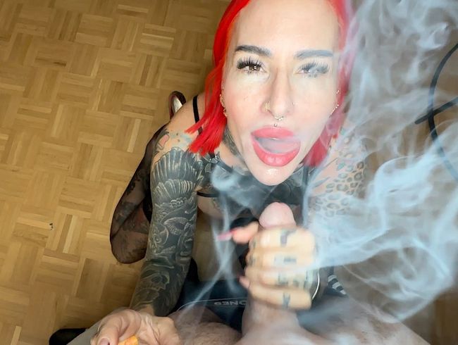 Erotischer Smoking Blowjob von Cat-Coxx