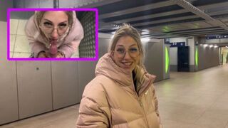 TamyTiger fickt mit dem Mitfahrer am Bahnhof