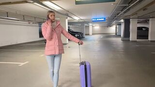 Rotzt du mir auf die Arschfotze bevor mein Flieger geht? (Melly-Bunny-Luder)