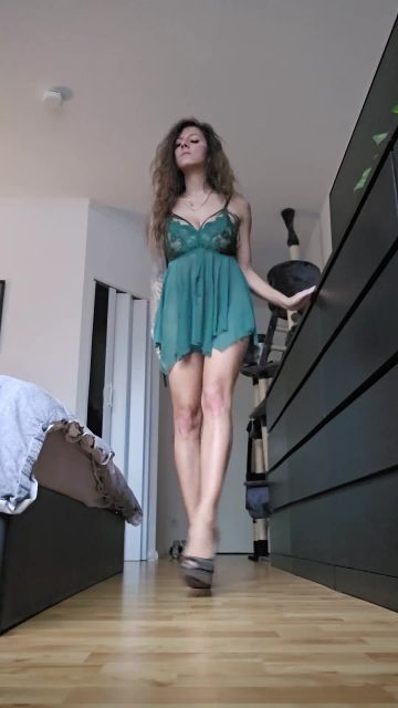 KaitySun in sexy High Heels
