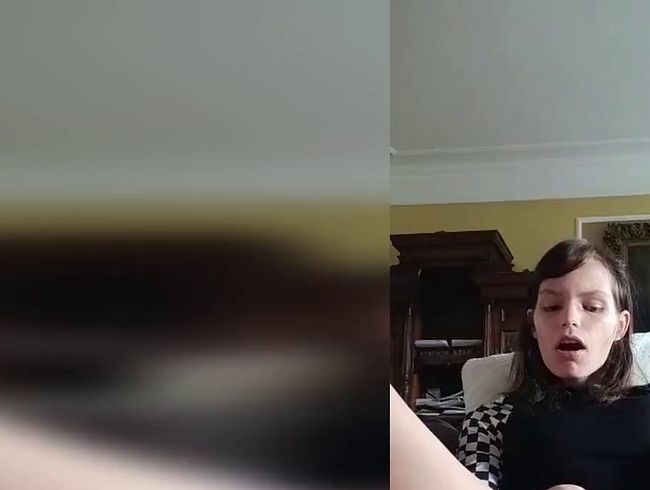 Pussy dehnen mit einer Gurke, damit danach die ganze Faust reinpasst (Juju-Mayer)