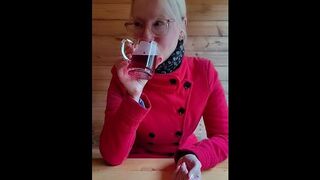 blondehexe bekommt Creampie auf dem Weihnachtsmarkt