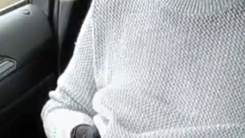 Lina1981 sorgt für erotische Abwechslung bei der Auto Fahrt