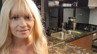 blondes-teen-girl: Gnadenlos! Nachbar spritzt mir in die Pussy, während seine Frau nebenan auf ihn wartet