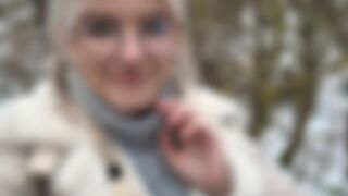 AnnaTravels bumst auf dem Camping Platz