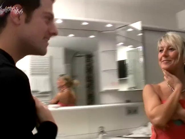 nightkiss66 - Taxifahrer melken, dann ficken und dann bringt er mich zur Party