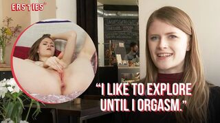 Ersties beobachtet Lucy beim Muschi fingern