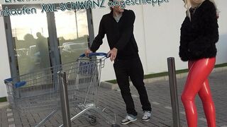 Kiki-Vega verführt beim Shopping einen XXL Schwanz