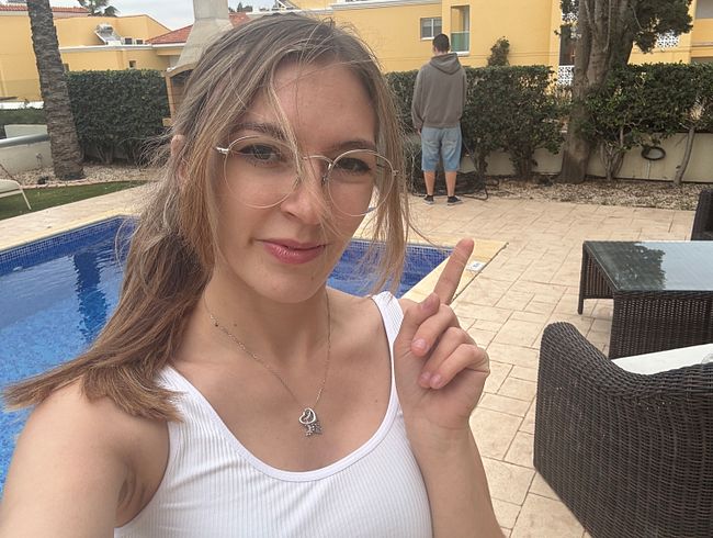 Luckylucy18: Gärtner vernascht... er spritzt in meine enge Pussy