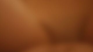 Alina Elysia zeigt stolz ihre Creampie Muschi