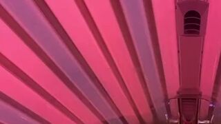 Booty Liz: Unterm Solarium hat mich die Geilheit gepackt