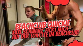 [inkedlorena] Im Beachclub plötzlich geil... Quickie auf dem Klo
